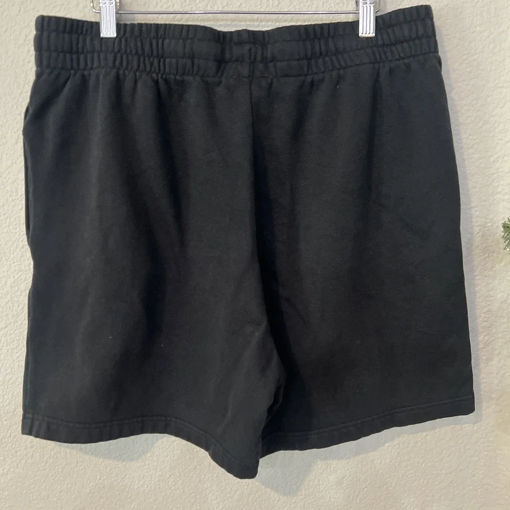 The North Face Mens BLACK Never Stop Exploring Fleece Shorts Logo LARGE